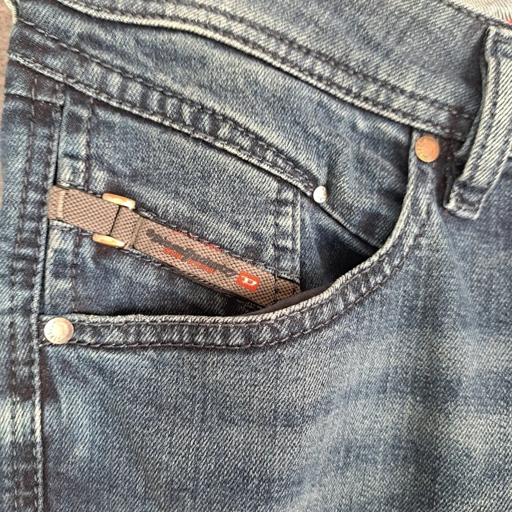 Diesel Belther Jeans Mens 32x32* Blue Regular Slim Tapered Stretch Wash 084SY